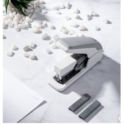 得力(deli)省力結(jié)構(gòu)訂書(shū)機(jī)/裝訂器 一指按壓 適配12#釘 白色0477